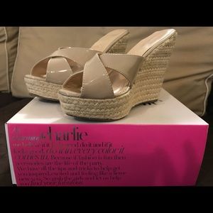 Charming Charlie Summer Platform Sandal Size 10